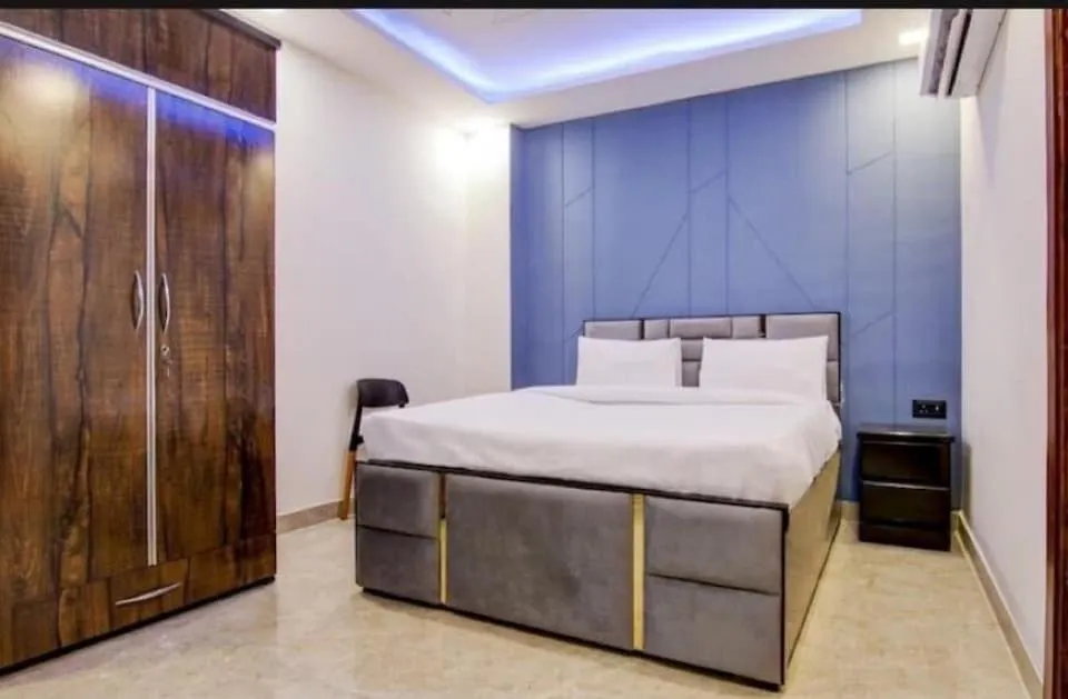 ***  Oyo Hotel Luxury Retreat New Delhi India